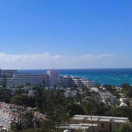 Apartment Pretty Little Penthouse, Sea Front, 2 Pool