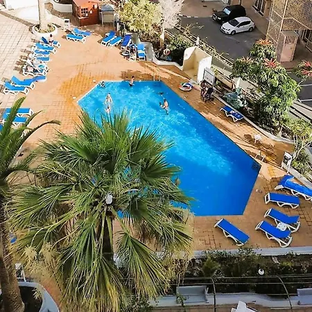 Pretty Little Penthouse, Sea Front, 2 Pool *