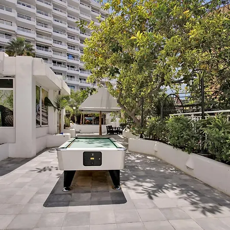 Apartment Pretty Little Penthouse, Sea Front, 2 Pool *